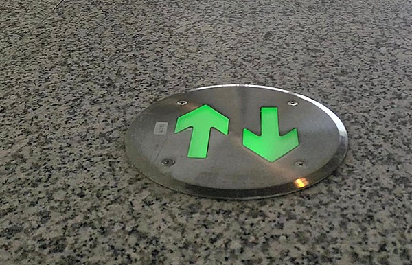 智能疏散系統(tǒng)如何確保疏散指示的清晰度和可見性？